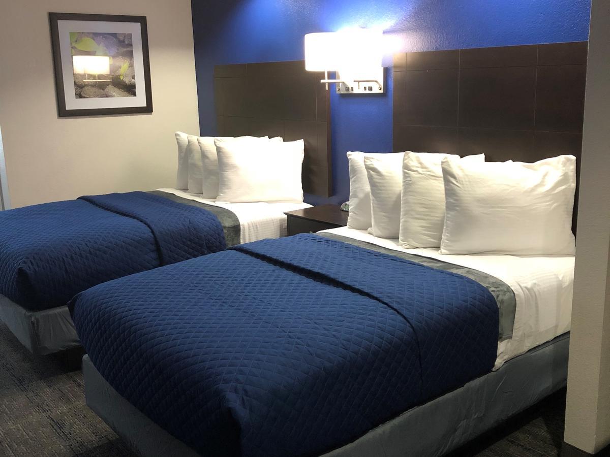 Executive Inn And Suites Joaquin Екстер'єр фото