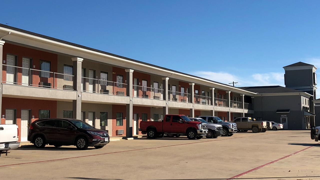 Executive Inn And Suites Joaquin Екстер'єр фото